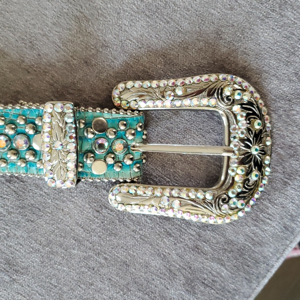 Exquisite b.b. simon Belt In Turquoise Italian Leather With Swarovski Crystals - Picture 5 of 11